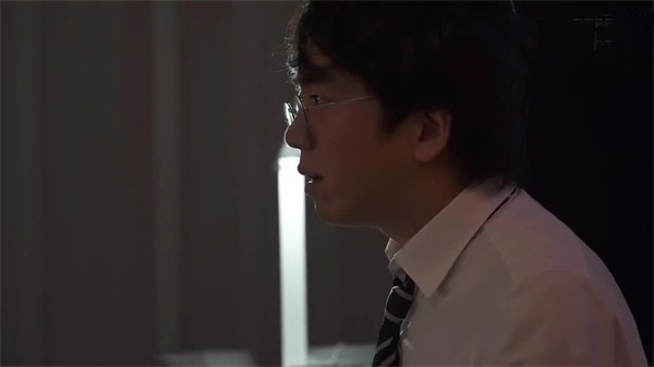 【AI杨幂】老公设局怂恿娇妻按摩！门缝偷窥人妻被技师狂插到潮喷抽搐