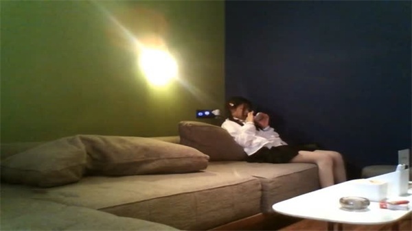 富豪独占极品纯欲JK双马尾校花，酒店全套姿势疯狂灌精